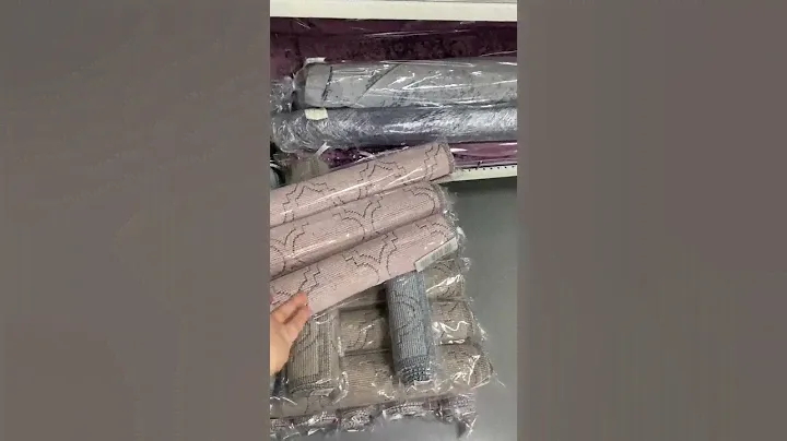 Поступили вот такие коврики , из можно постелить в ванную или в комнату под ноги.